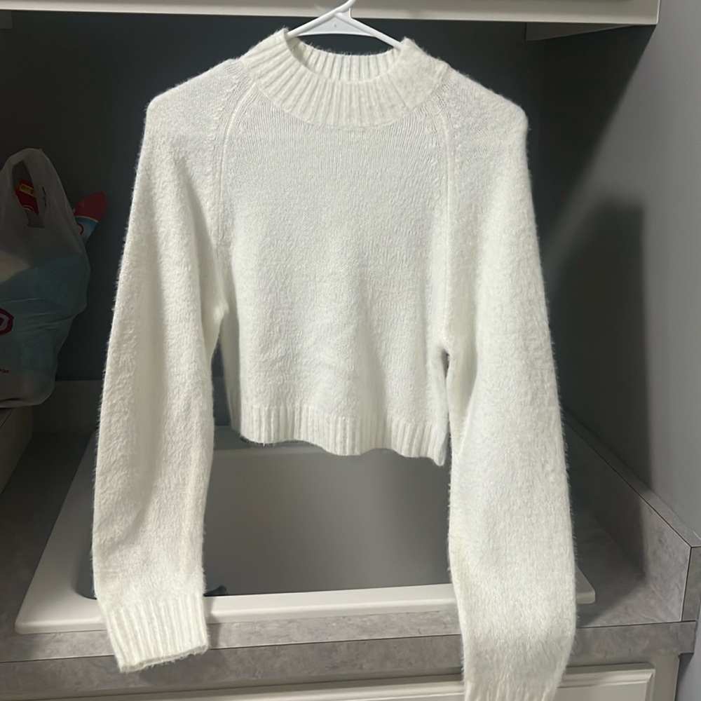NWOT * Urban Outfitters Cream Mock Turtleneck Sweater Size Médium